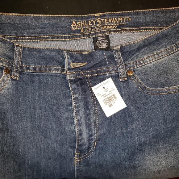 Jeans - Picture 2 of 3